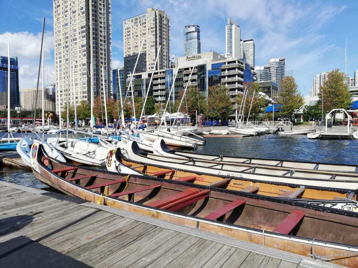 Stylish Downtown Toronto Residential Hotel Exterior photo